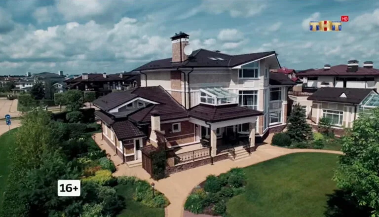 Картинка к «1 сезон 1 серия»