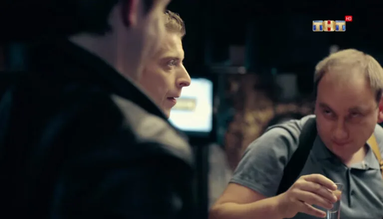 Момент из 8 серии 1 сезона